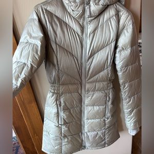 Athleta mid thigh puffy coat. Great condition.